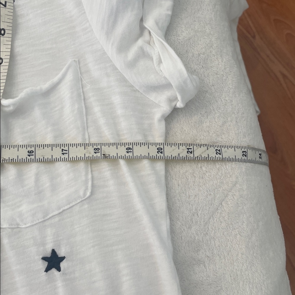 The Quinn V-Neck Tee by Pilcro - Picture 15 of 16